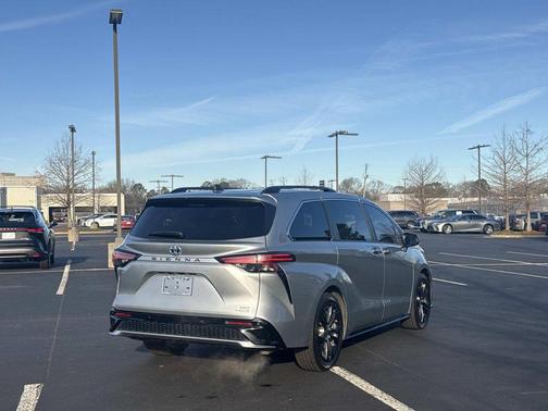2023 Toyota Sienna XSE 7 Passenger