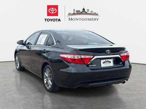 Midnight Black Metallic 2017 Toyota Camry SE