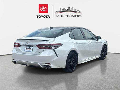 Wind Chill Pearl/Midnight Black Metallic 2023 Toyota Camry XSE