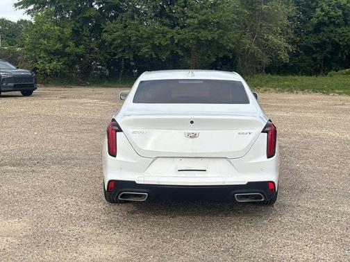 Summit White 2022 Cadillac CT4 Luxury