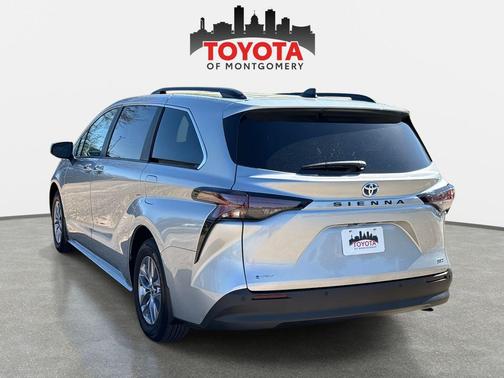 2025 Toyota Sienna XLE