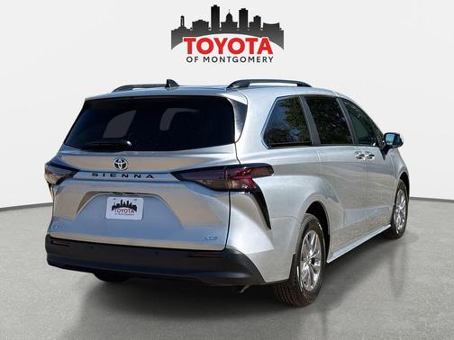2025 Toyota Sienna XLE