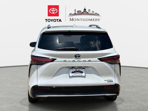 Wind Chill Pearl 2023 Toyota Sienna Platinum 7 Passenger