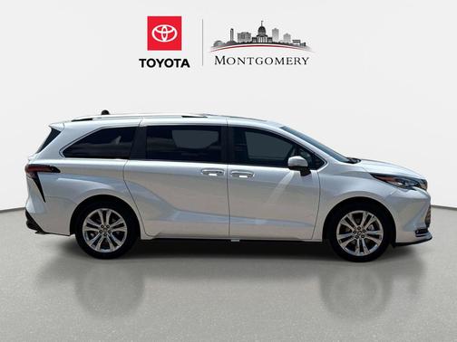 Wind Chill Pearl 2023 Toyota Sienna Platinum 7 Passenger