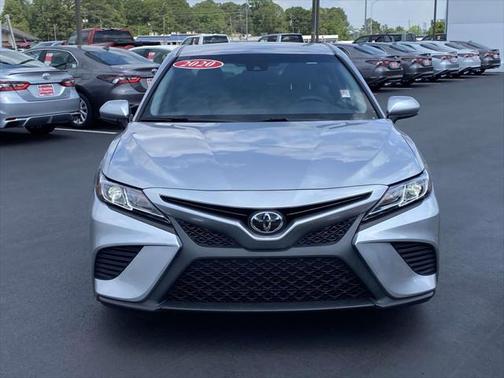 Celestial Silver Metallic 2020 Toyota Camry SE