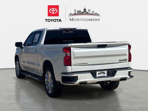 Iridescent Pearl Tricoat 2023 Chevrolet Silverado 1500 High Country