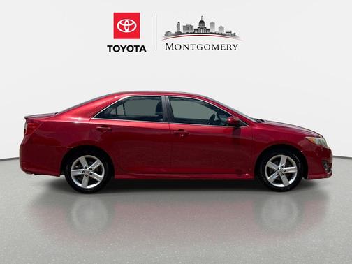 Barcelona Red Metallic 2014 Toyota Camry SE