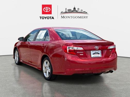 Barcelona Red Metallic 2014 Toyota Camry SE