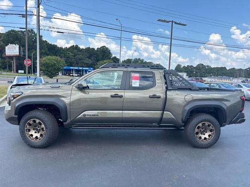 2025 Toyota Tacoma Hybrid Trailhunter
