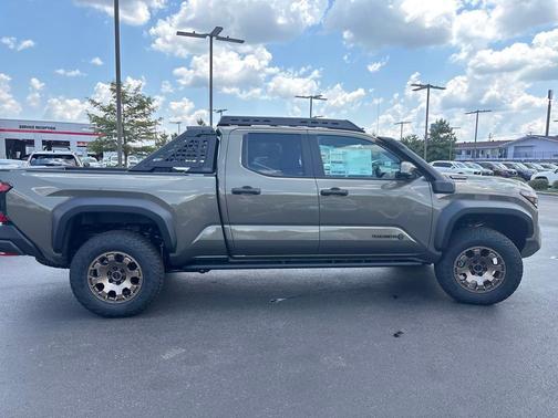 2025 Toyota Tacoma Hybrid Trailhunter