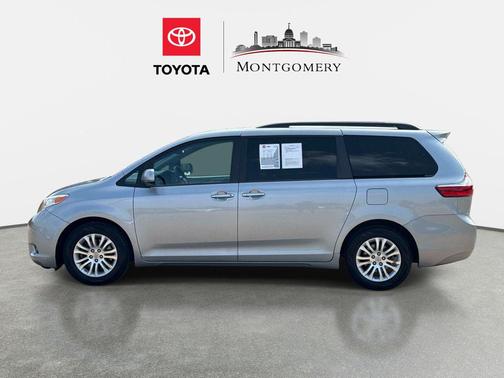 Silver Sky Metallic 2017 Toyota Sienna XLE