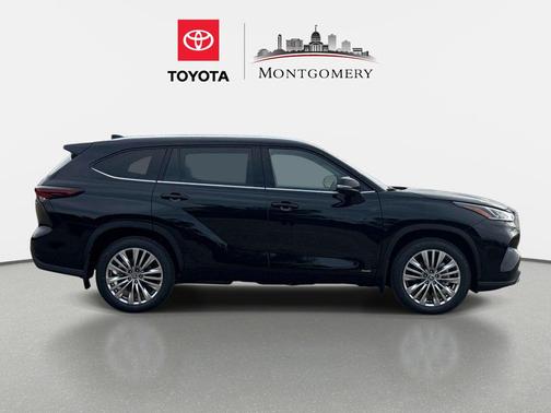 Midnight Black Metallic 2026 Toyota Highlander Hybrid Platinum