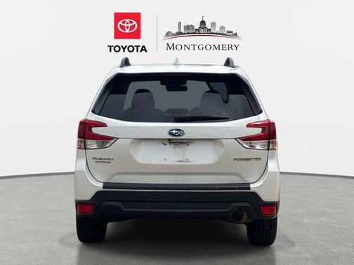 Crystal White Pearl 2020 Subaru Forester Premium