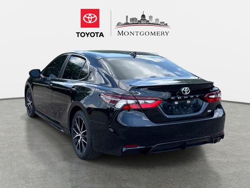 Midnight Black Metallic 2022 Toyota Camry SE