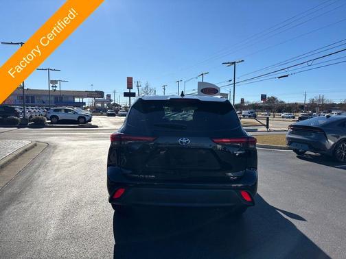 2022 Toyota Highlander Hybrid XLE