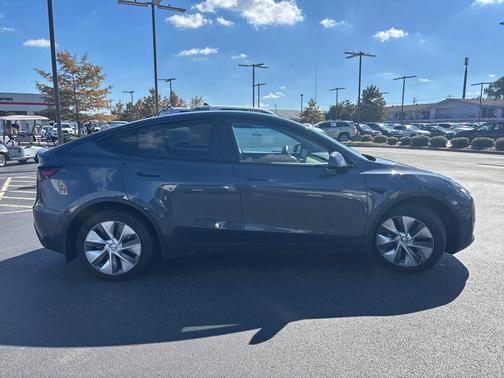 2023 Tesla Model Y Long Range Dual Motor All-Wheel Drive