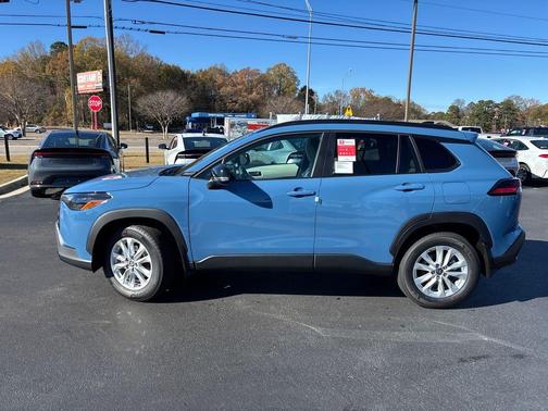 2026 Toyota Corolla Cross LE