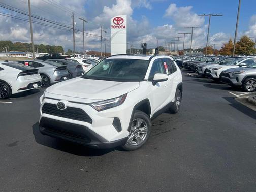 2025 Toyota RAV4 XLE