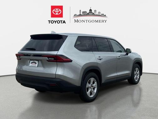 Celestial Silver Metallic 2025 Toyota Highlander LE