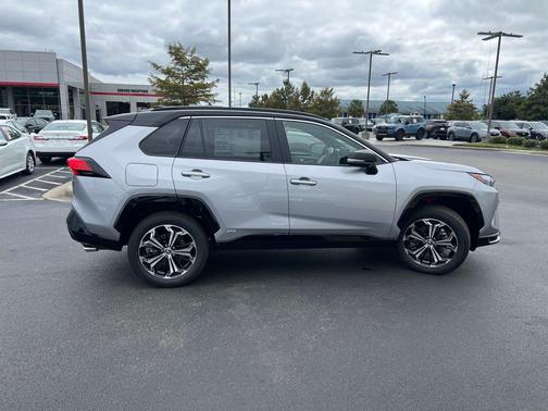 2025 Toyota RAV4 Hybrid SE