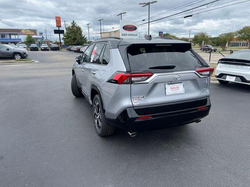 2025 Toyota RAV4 Hybrid SE