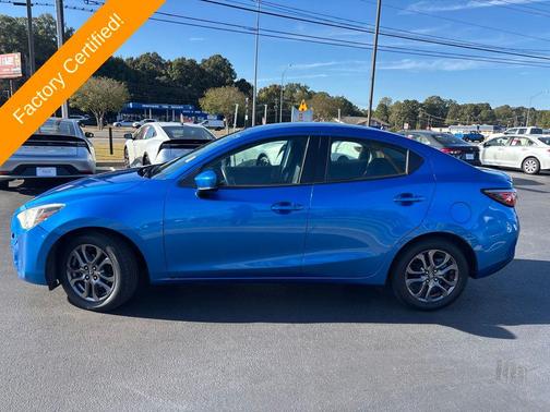2019 Toyota Yaris Sedan LE