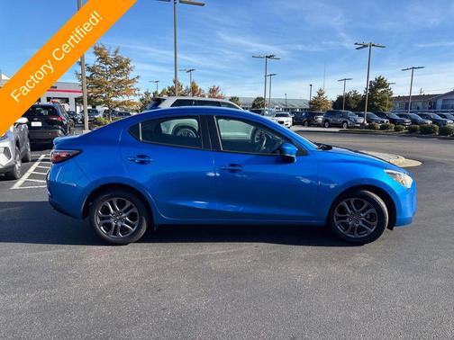 2019 Toyota Yaris Sedan LE