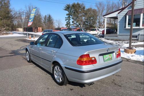 2005 BMW 325 325i 4dr Sedan