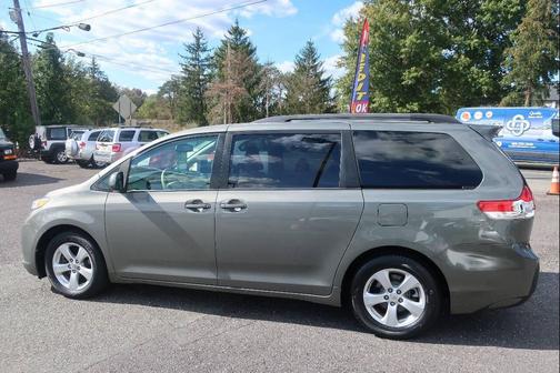 2011 Toyota Sienna LE