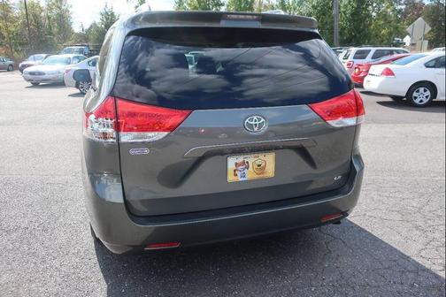 2011 Toyota Sienna LE
