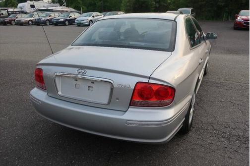 2004 Hyundai SONATA Base