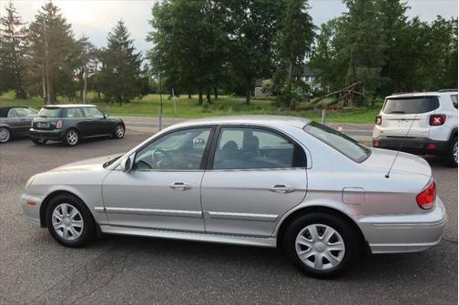 2004 Hyundai SONATA Base