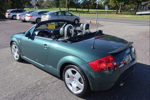 Desert Green Pearl Effect 2001 Audi TT Roadster quattro