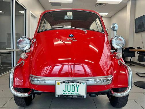 1957 BMW Isetta 