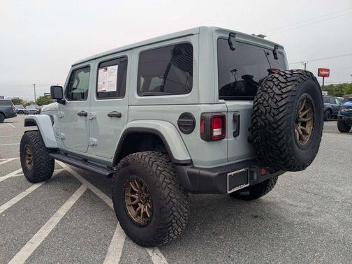 Earl Clearcoat 2023 Jeep Wrangler 4-Door Sahara 4x4