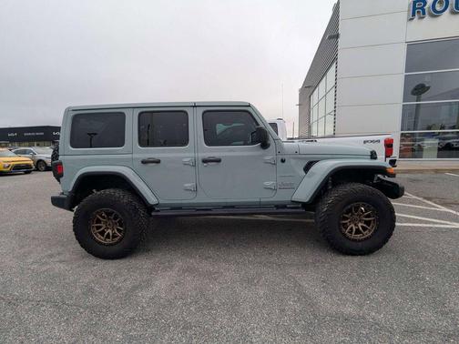 Earl Clearcoat 2023 Jeep Wrangler 4-Door Sahara 4x4