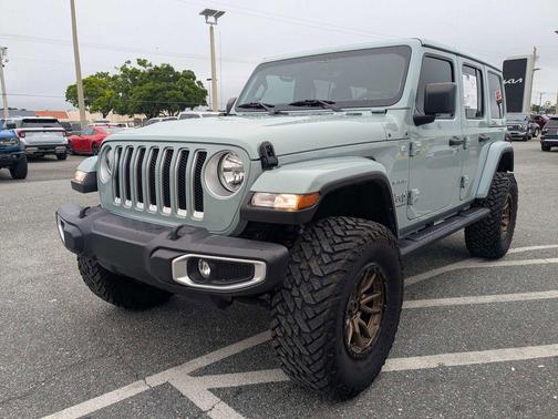 Earl Clearcoat 2023 Jeep Wrangler 4-Door Sahara 4x4