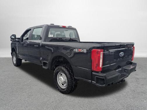 Agate Black Metallic 2026 Ford F-350 XL