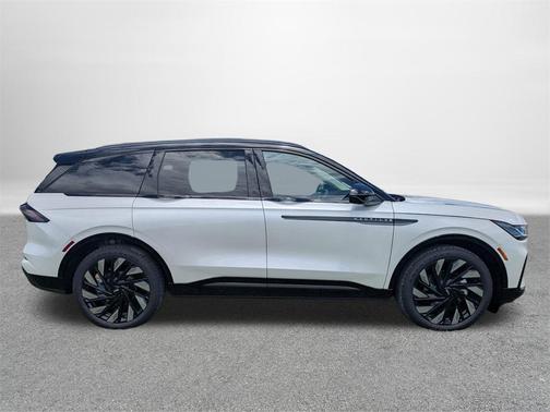 2025 Lincoln Nautilus Reserve