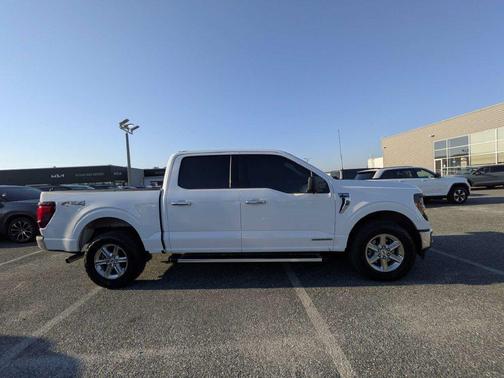 Oxford White 2024 Ford F-150 XLT