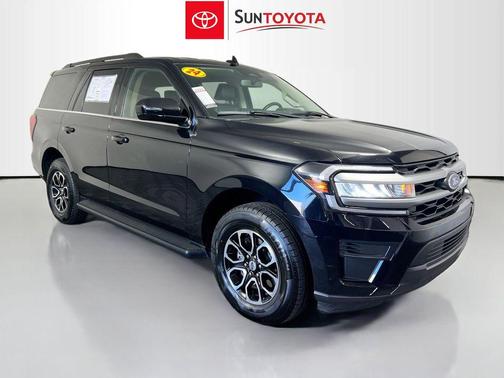 Black Metallic 2024 Ford Expedition XLT