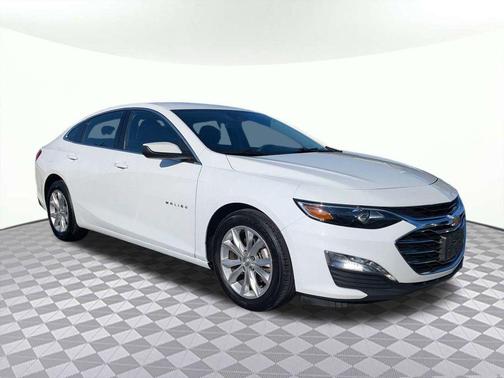 Summit White 2024 Chevrolet Malibu FWD 1LT