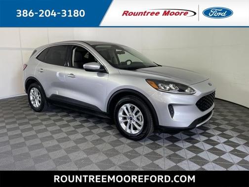 Photo 1 of 32 of 2020 Ford Escape SE