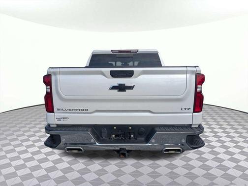Iridescent Pearl Tricoat 2022 Chevrolet Silverado 1500 Limited LTZ