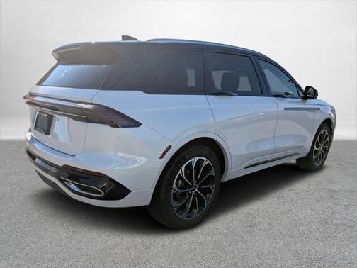 2025 Lincoln Nautilus Reserve