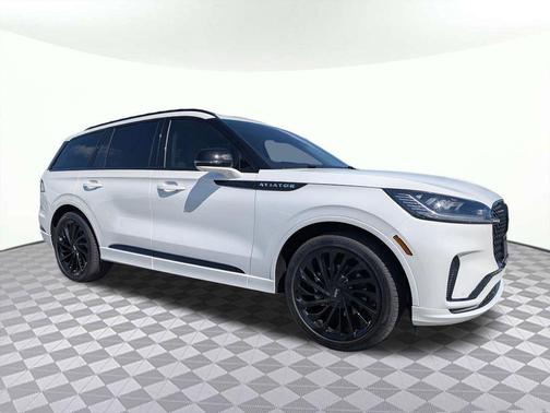 White 2025 Lincoln Aviator Reserve
