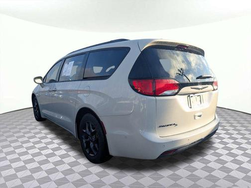 2020 Chrysler Pacifica Touring-L Plus