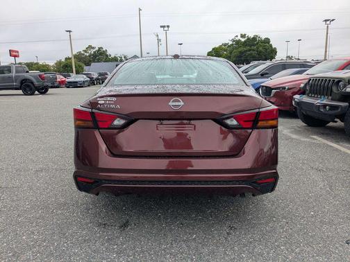 Garnet Pearl 2025 Nissan Altima 2.5 SV