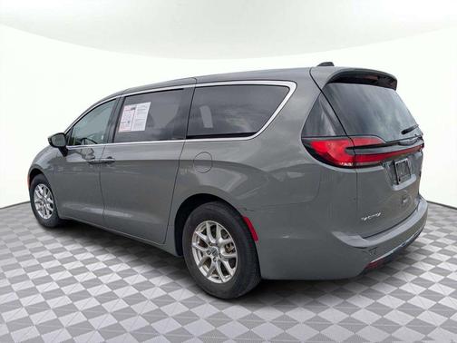 Ceramic Gray Clearcoat 2023 Chrysler Pacifica Touring L