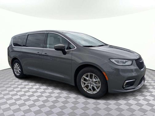 Ceramic Gray Clearcoat 2023 Chrysler Pacifica Touring L